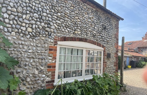 Holt Cabaña | 1 bed “Jollyboat Cottage” Close to Quay,perfect quirky Bolthole for couples.