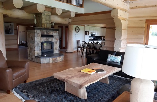 Smithers Casa | JollyMore | Meadow Home