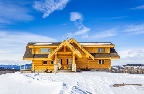 Smithers Casa | JollyMore | Meadow Home