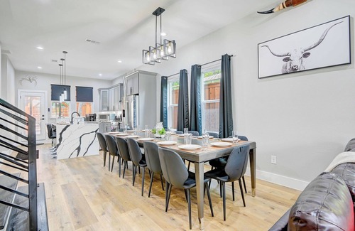 Fort Worth Casa | Jonairs ,Stockyard Mini Hotel