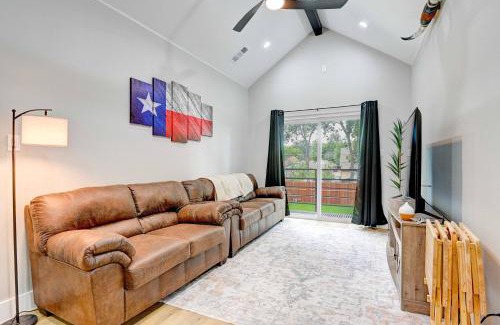 Fort Worth Casa | Jonairs ,Stockyard Mini Hotel