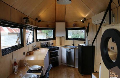 Rutherglen Casa | Jones Winery Tiny House on the Vineyard, Rutherglen - Off Grid