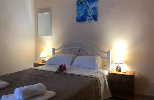 Loutraki Apartamento | Jonny O, apartment by the sea