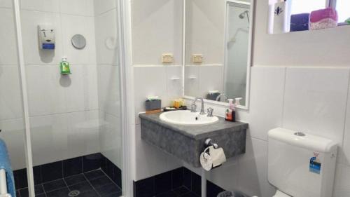 Sussex Inlet Hotel | Jopen Motel Unit 2