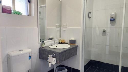 Sussex Inlet Hotel | Jopen Motel Unit 3