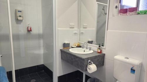Sussex Inlet Hotel | Jopen Motel Unit 4