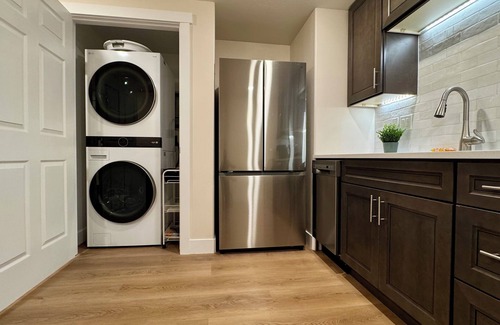 Saratoga Springs Apartamento | Jordan River Retreat. Charming 1 bedroom apartment in Lehi Ut on the river.