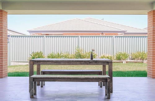 Jordan Springs Casa | Jordan Spring 4-bedroom villa / free parking / convenient transportation
