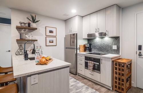 Park City Casa | Jordanelle Sunrise Modern Condo Gondola Access Year-round Outdoor Fun
