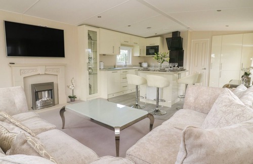 Newton on Derwent Cabaña | JORVIK LODGE, with hot tub in Wilberfoss