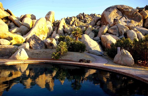 Panorama Heights Casa | Romántica de estilo europeo en Villa de Límites de Joshua Tree Park