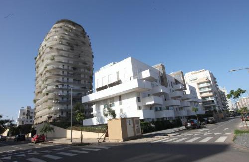 Casablanca Apartamento | Joumaya White & See
