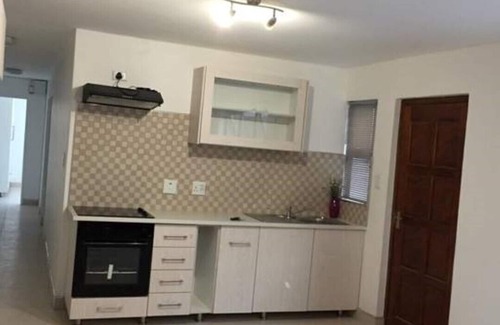 Walvis Bay Casa | La casa de vacaciones Joy está situada en una zona segura donde se puede caminar libremente
