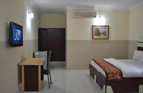 Abuja Cabina | Joy House Hotel - Solace