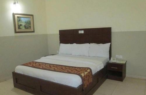 Abuja Cabina | Joy House Hotel - Solace