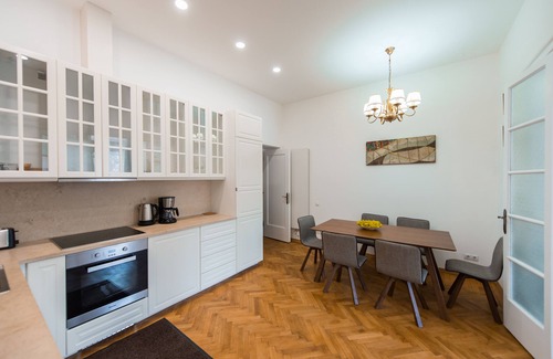 Centrul Vechi Apartamento | Alegría de vivir en Piata Sfatului