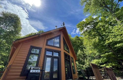 Bowman Chalet De Esquí | Joy's Chalet - Hottub, Lake, & Cottage
