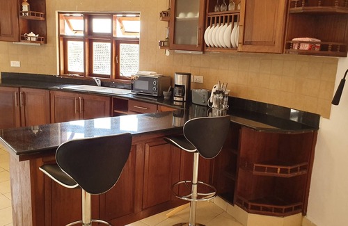Mombasa Complejo | Joys Beach Apartment H2 Serana Road