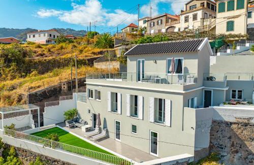 Camara de Lobos Casa | JPL Blue Horizon Residential - Casa Blue B & C