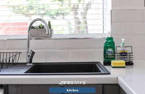 Wolverhampton Casa | JRR Stays - West Midlands - Wolverhampton - WV11
