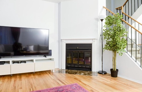 Industrial Park Casa | JstLikeHome - Getaway