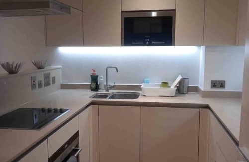 Peninsula Apartamento | Juanita Place- Stunning 3bed in Greenwich