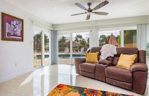 Lake Estates Casa | Juanita's Waterfront Villa