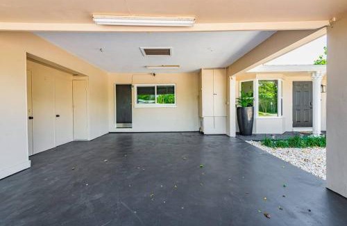 Lake Estates Casa | Juanita's Waterfront Villa