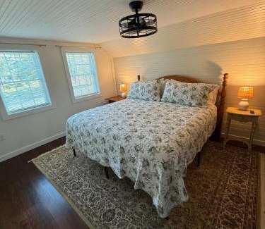 Arlington Casa | Juanitas Garden Cottage