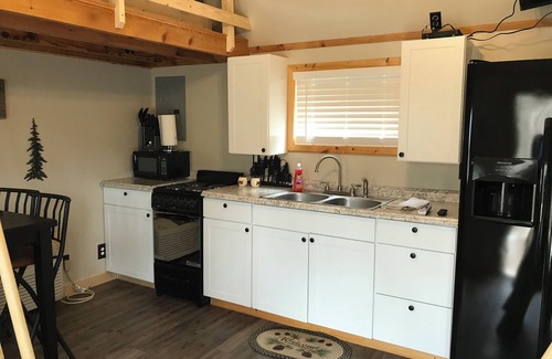 Lejunior Cabina | Judy's Place - 1BR, 1 Bath w/ Q, K, and Twin bed. Full kitchen.