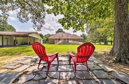 Warsaw Casa | JuJus Place Warsaw House with Deck and Tree Swings!