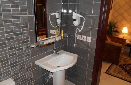 Hera Street Apartamento | Julanar Alsharq Suites
