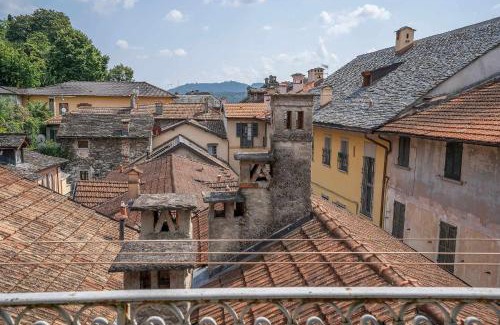 Orta San Giulio Apartamento | Julias Appartamento nella piazza principale