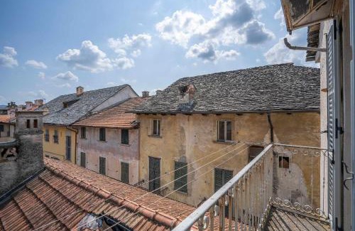 Orta San Giulio Apartamento | Julias Appartamento nella piazza principale