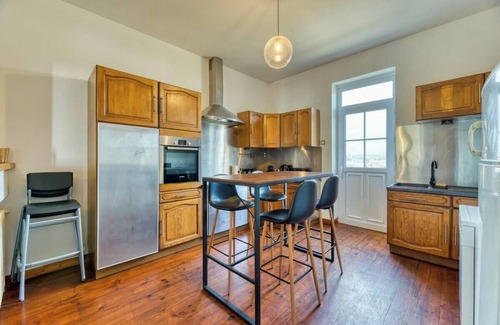 Grand-Couronne Apartamento | Julie : beau F6 *rénové *terrasse *parking *Rouen