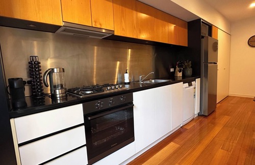 Chinatown Apartamento | Juliet: Beautiful CBD Laneway apartment, Parking option
