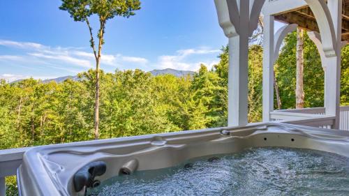 Swannanoa Casa | Juliet by AvantStay Mountain Views Near AshevilleBlack Mountain