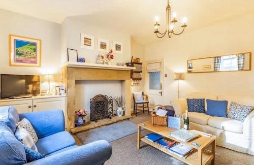 South Charlton Casa | Juliet Cottage, late Georgian treasure, charming, cosy and historic, only a short walk to Alnwick Castle