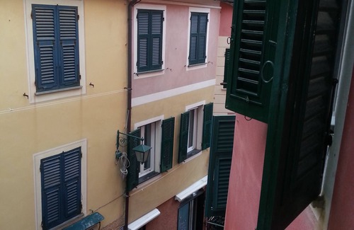 Portofino Apartamento | Julio y agosto alquilan un luminoso apartamento de dos habitaciones en la Piazzetta en Portofino