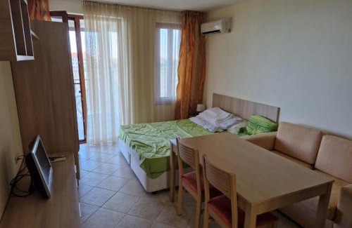 Kavarna Apartamento | July Morning A35