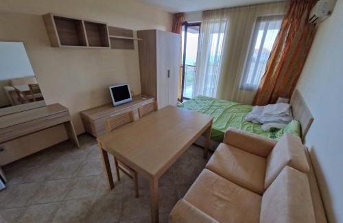 Kavarna Apartamento | July Morning A35