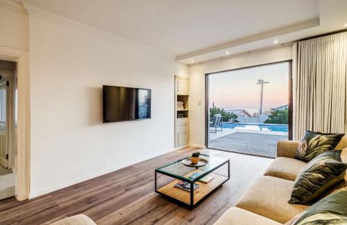 Camps Bay Villa | Jumeirah Blue