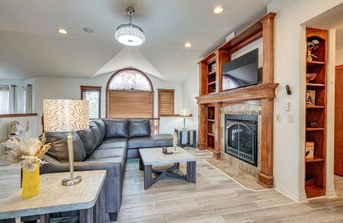 Junction City Casa | Junction City Home with Hot Tub - Near Milford Lake!