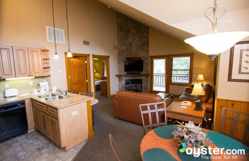 Gatlinburg Complejo | June 23-30, 2024, Vacation Resort in Gatlinburg, TN w/ Waterpark, 3 BR Sleeps 12
