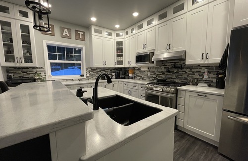 Juneau Casa | Juneau Gem: Hot Tub & Stunning Mountain Views