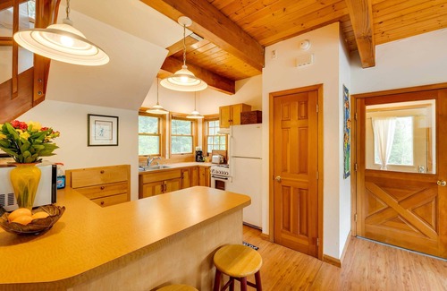 Juneau Cabaña | Juneau Vacation Home: Stunning View + Beach Access