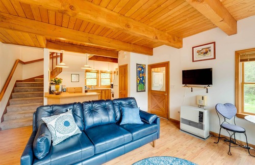 Juneau Cabaña | Juneau Vacation Home: Stunning View + Beach Access