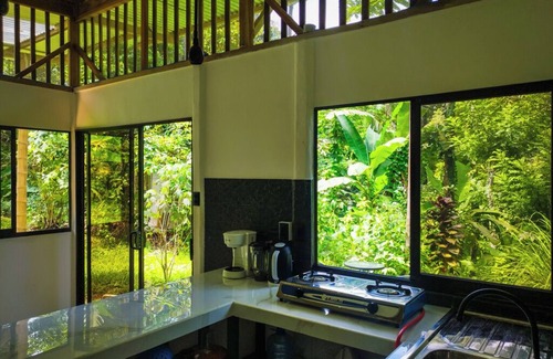 Cocles Apartamento | Jungle house,casa en la selva a 800mt del mar ideal para relajarse y descansar