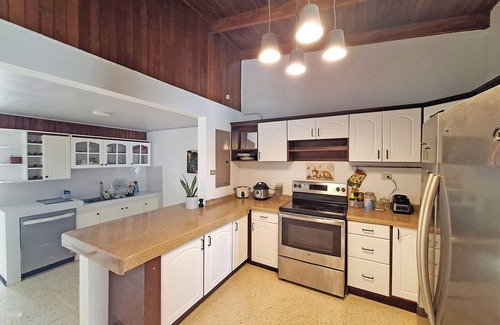 Rohrmoser Cama Y Desayuno | Jungla Urbana BnB - Adults Only