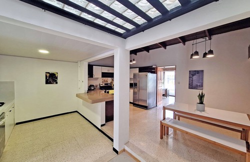 Rohrmoser Cama Y Desayuno | Jungla Urbana BnB - Adults Only
